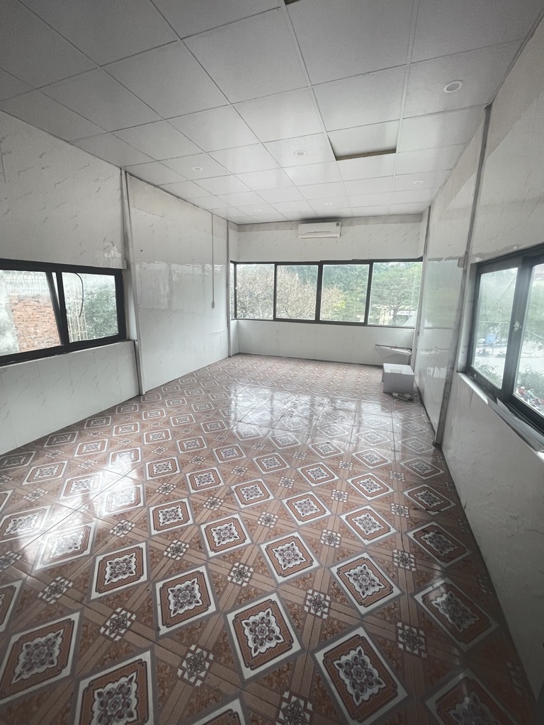 Bán nhà Đại Cồ Việt - diện tích 49,6m2 4 tầng - Nhà mặt phố ô tô tránh - giá 9 tỷ