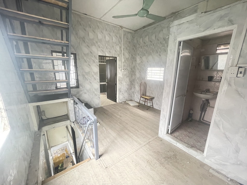 Bán nhà Đại Cồ Việt - diện tích 49,6m2 4 tầng - Nhà mặt phố ô tô tránh - giá 9 tỷ