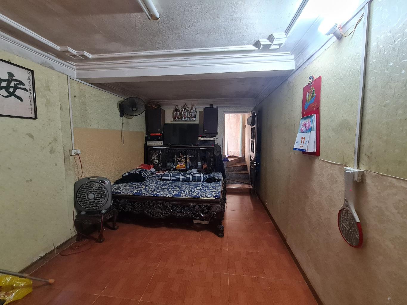 Bán nhà Ngõ Chợ Khâm Thiên - diện tích 122m2 3 tầng - Ô TÔ GẦN NHÀ - giá 23,2 tỷ