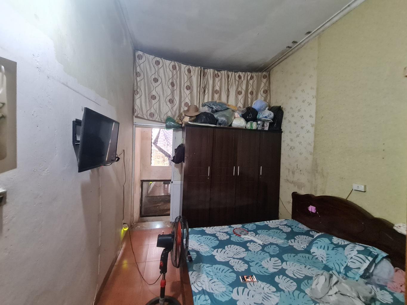 Bán nhà Ngõ Chợ Khâm Thiên - diện tích 122m2 3 tầng - Ô TÔ GẦN NHÀ - giá 23,2 tỷ