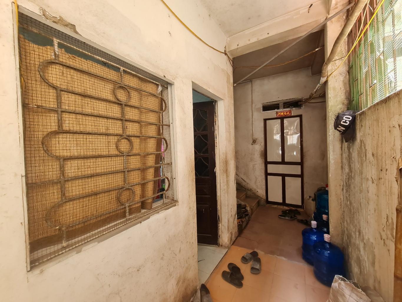 Bán nhà Ngõ Chợ Khâm Thiên - diện tích 122m2 3 tầng - Ô TÔ GẦN NHÀ - giá 23,2 tỷ