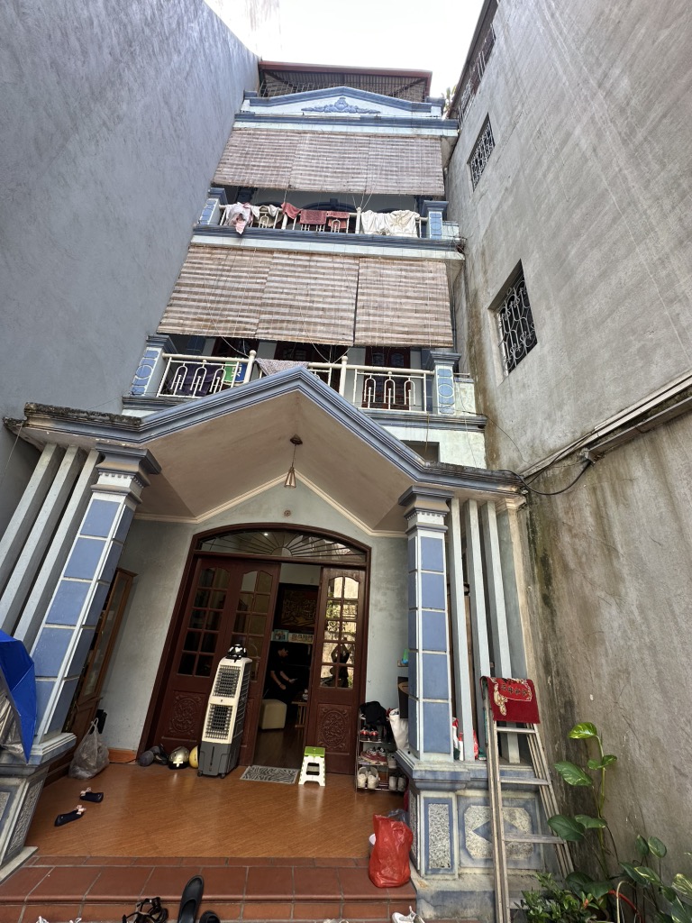 Bán nhà Đường Láng - diện tích 99.7m2 4 tầng - 4 ngủ đủ công năng - giá 15,8 tỷ