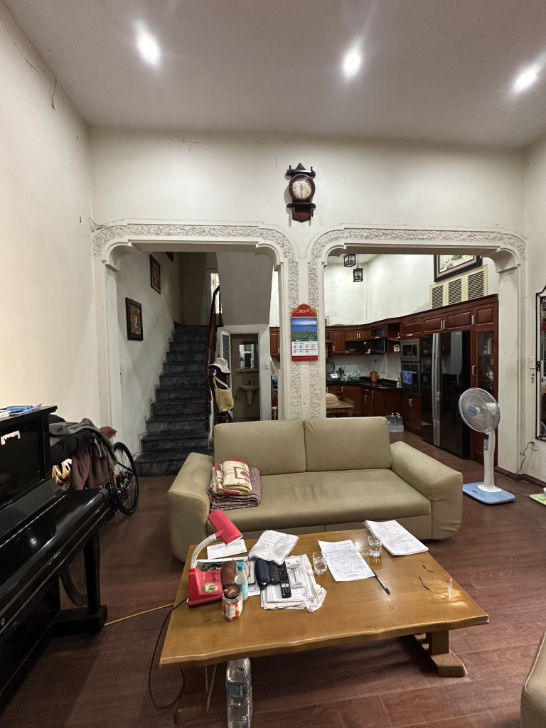 Bán nhà Đường Láng - diện tích 99.7m2 4 tầng - 4 ngủ đủ công năng - giá 15,8 tỷ