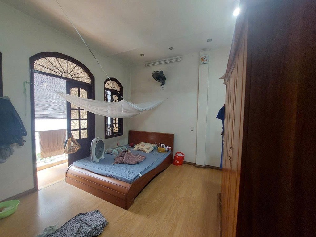 Bán nhà Đường Láng - diện tích 99.7m2 4 tầng - 4 ngủ đủ công năng - giá 15,8 tỷ