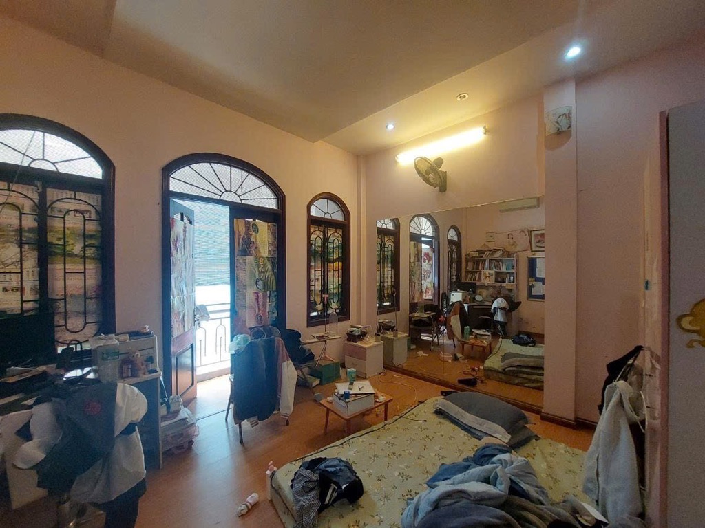 Bán nhà Đường Láng - diện tích 99.7m2 4 tầng - 4 ngủ đủ công năng - giá 15,8 tỷ