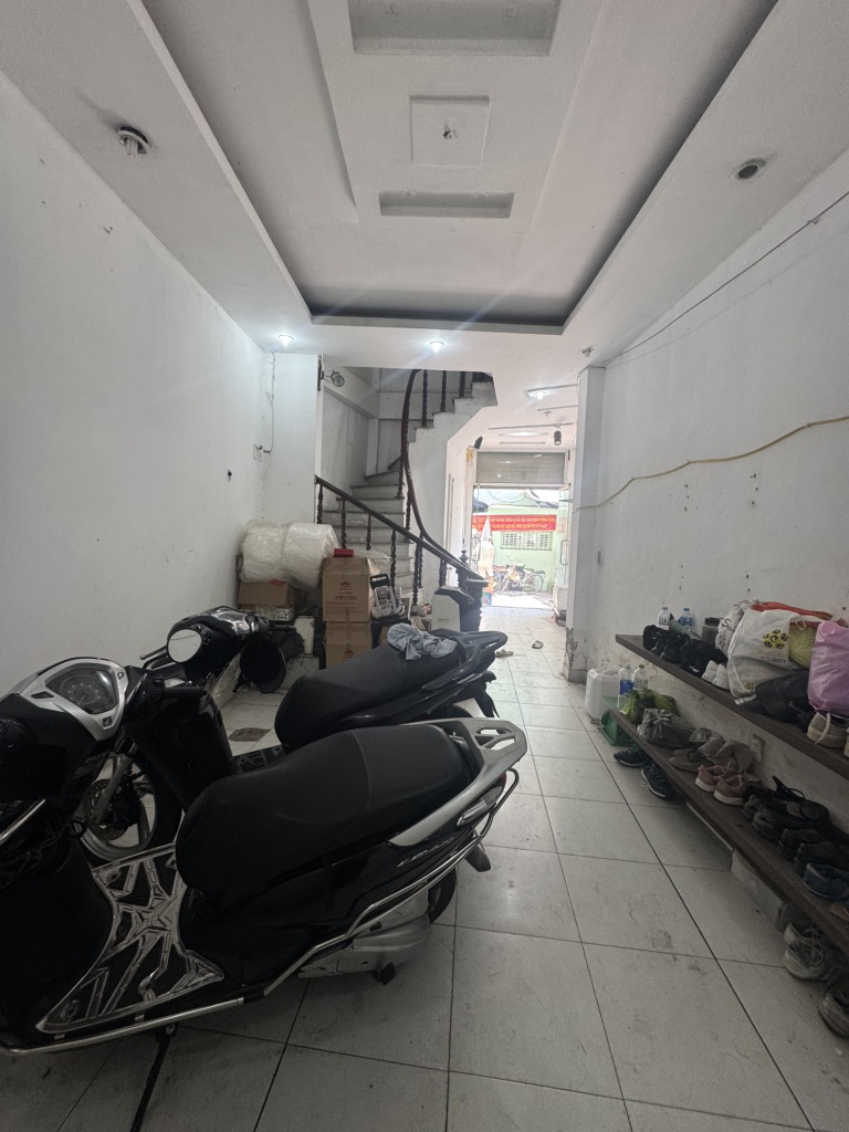 Bán nhà Khâm Thiên - diện tích 30.5m2 5 tầng - Ô tô đỗ cửa - giá 9,4 tỷ