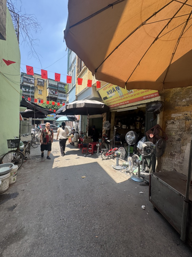 Bán nhà Khâm Thiên - diện tích 30.5m2 5 tầng - Ô tô đỗ cửa - giá 9,4 tỷ