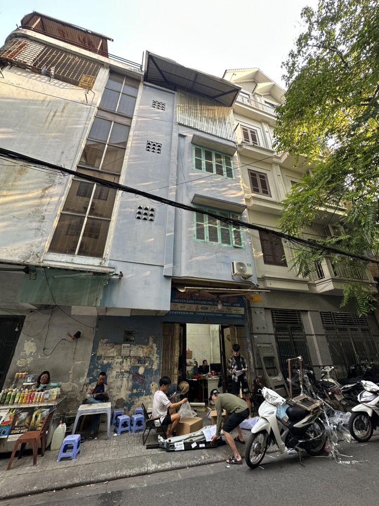 Bán nhà Trần Khát Chân - diện tích 17.5m2 4 tầng - Ô TÔ - giá 7,7 tỷ