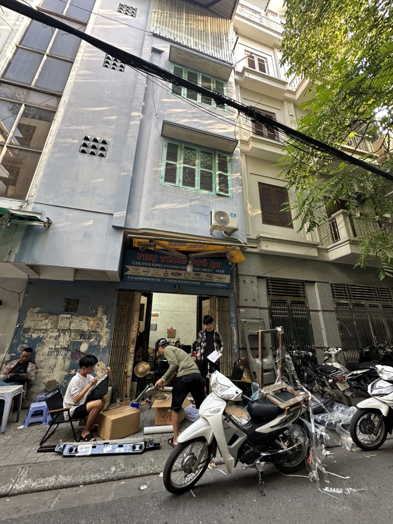 Bán nhà Trần Khát Chân - diện tích 17.5m2 4 tầng - Ô TÔ - giá 7,7 tỷ