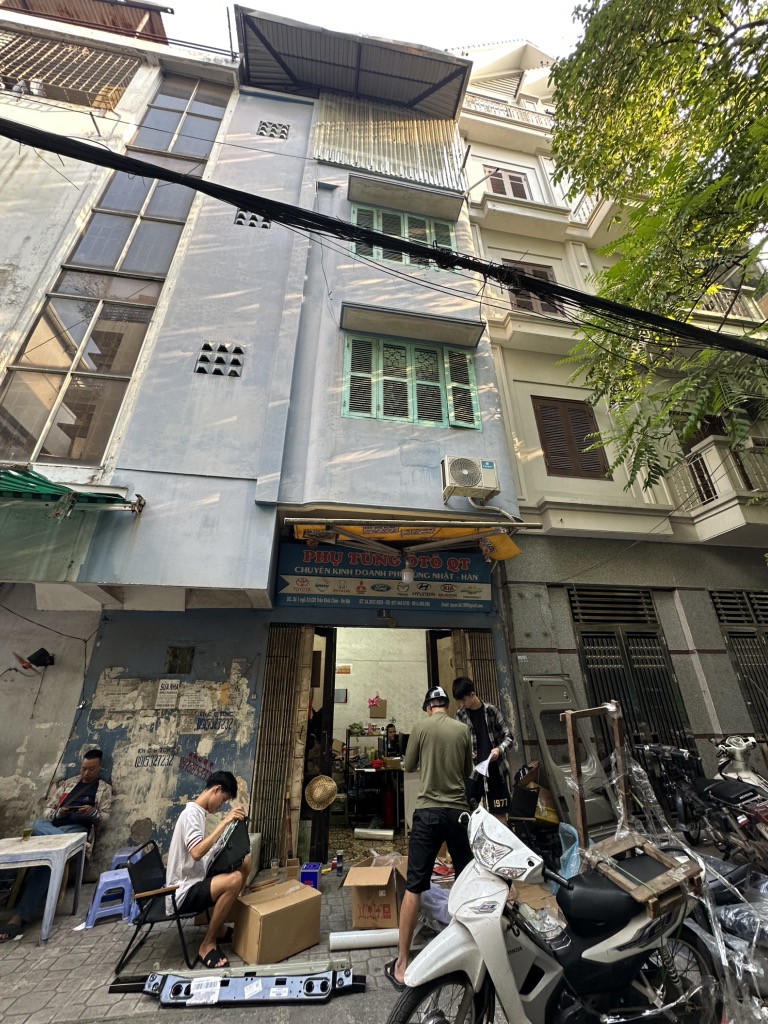 Bán nhà Trần Khát Chân - diện tích 17.5m2 4 tầng - Ô TÔ - giá 7,7 tỷ