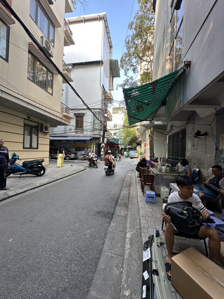 Bán nhà Trần Khát Chân - diện tích 17.5m2 4 tầng - Ô TÔ - giá 7,7 tỷ