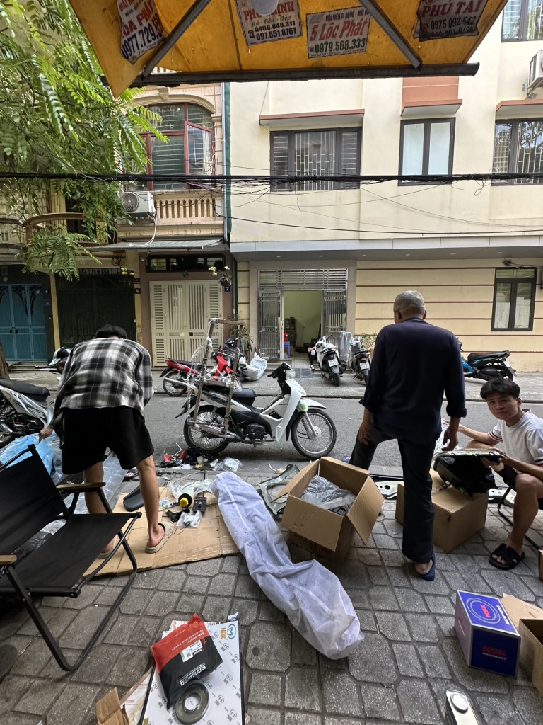 Bán nhà Trần Khát Chân - diện tích 17.5m2 4 tầng - Ô TÔ - giá 7,7 tỷ