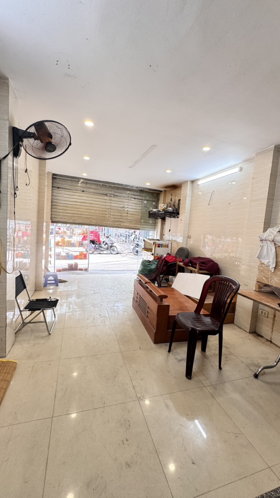 Bán nhà Kim Ngưu - diện tích 26m2 3 tầng - Ngõ ô tô tránh - giá 3,8 tỷ