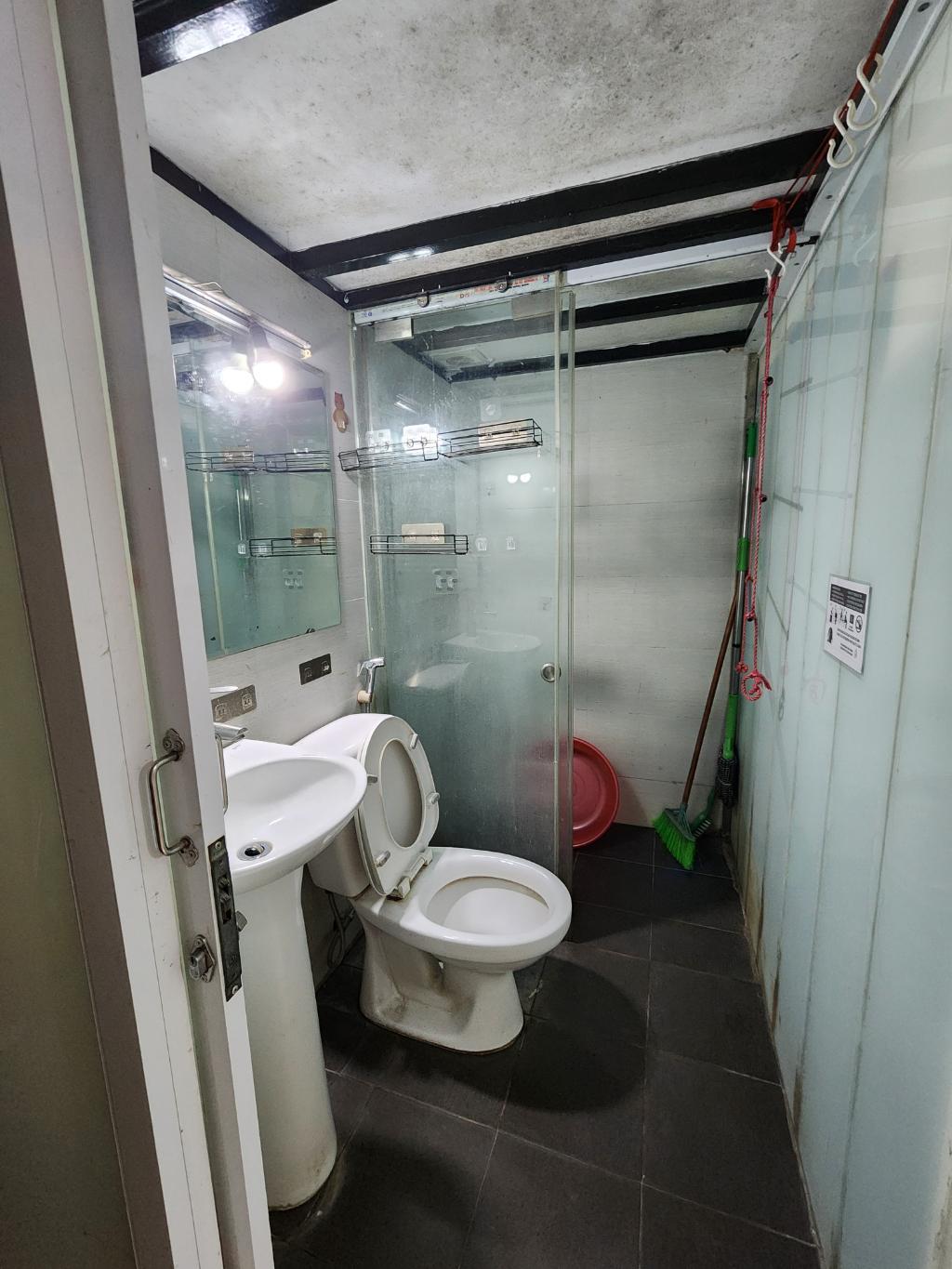 Bán nhà Nguyễn Trãi - diện tích 69m2 5 tầng - Ô tô cách 20m - giá 10,8 tỷ