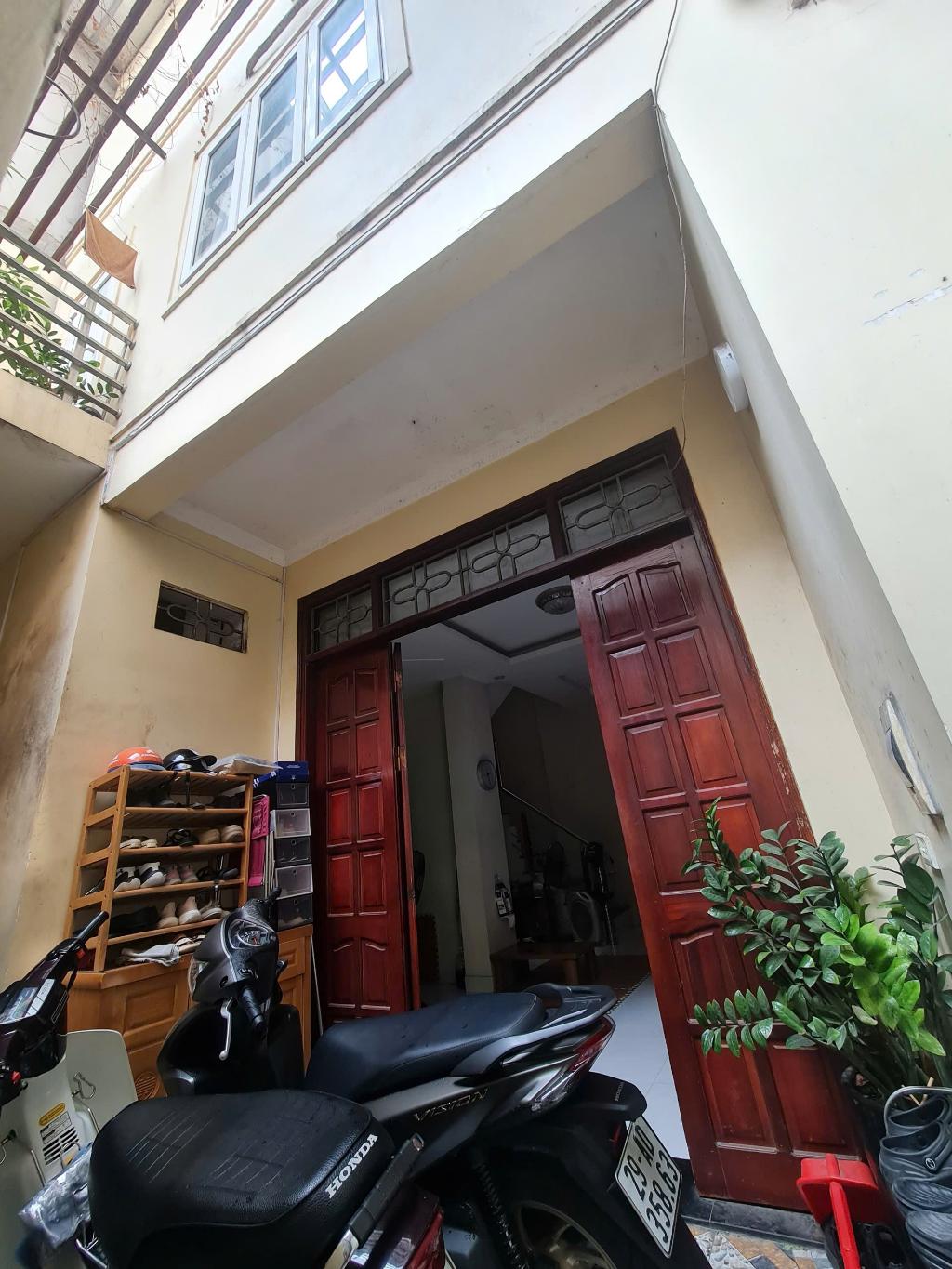 Bán nhà Ngõ Mai Hương - diện tích 41m2 4 tầng - Ô tô đỗ gần - giá 6,6 tỷ