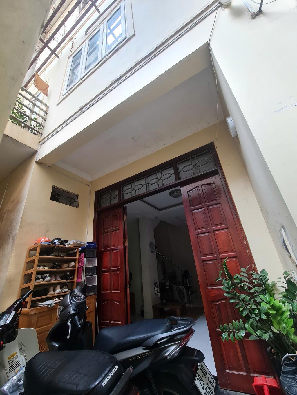 Bán nhà Ngõ Mai Hương - diện tích 41m2 4 tầng - Ô tô đỗ gần - giá 6,6 tỷ