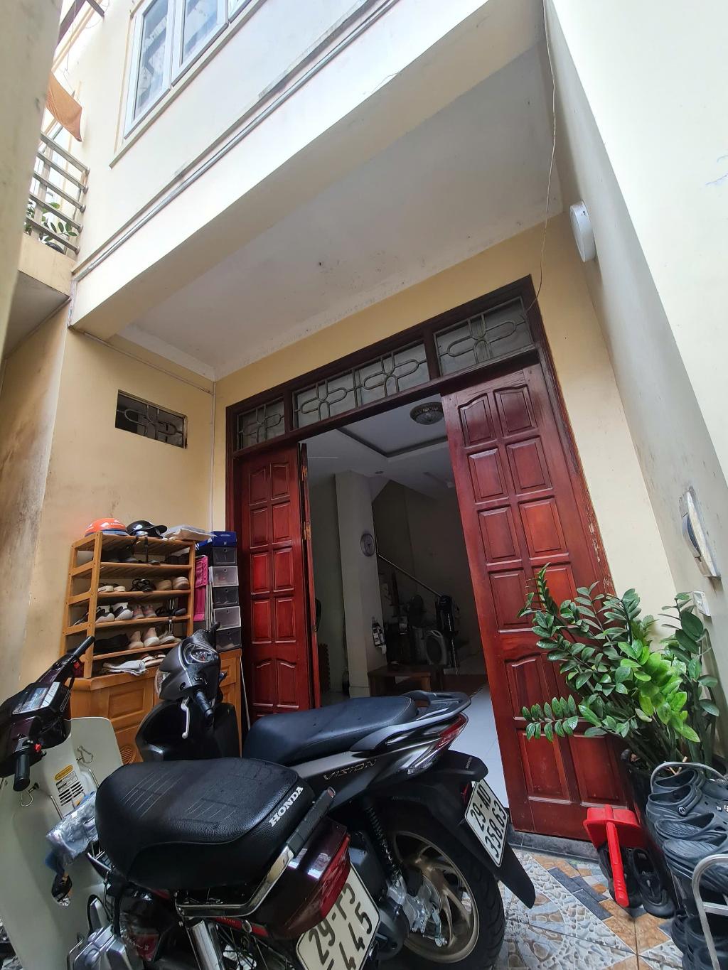 Bán nhà Ngõ Mai Hương - diện tích 41m2 4 tầng - Ô tô đỗ gần - giá 6,6 tỷ