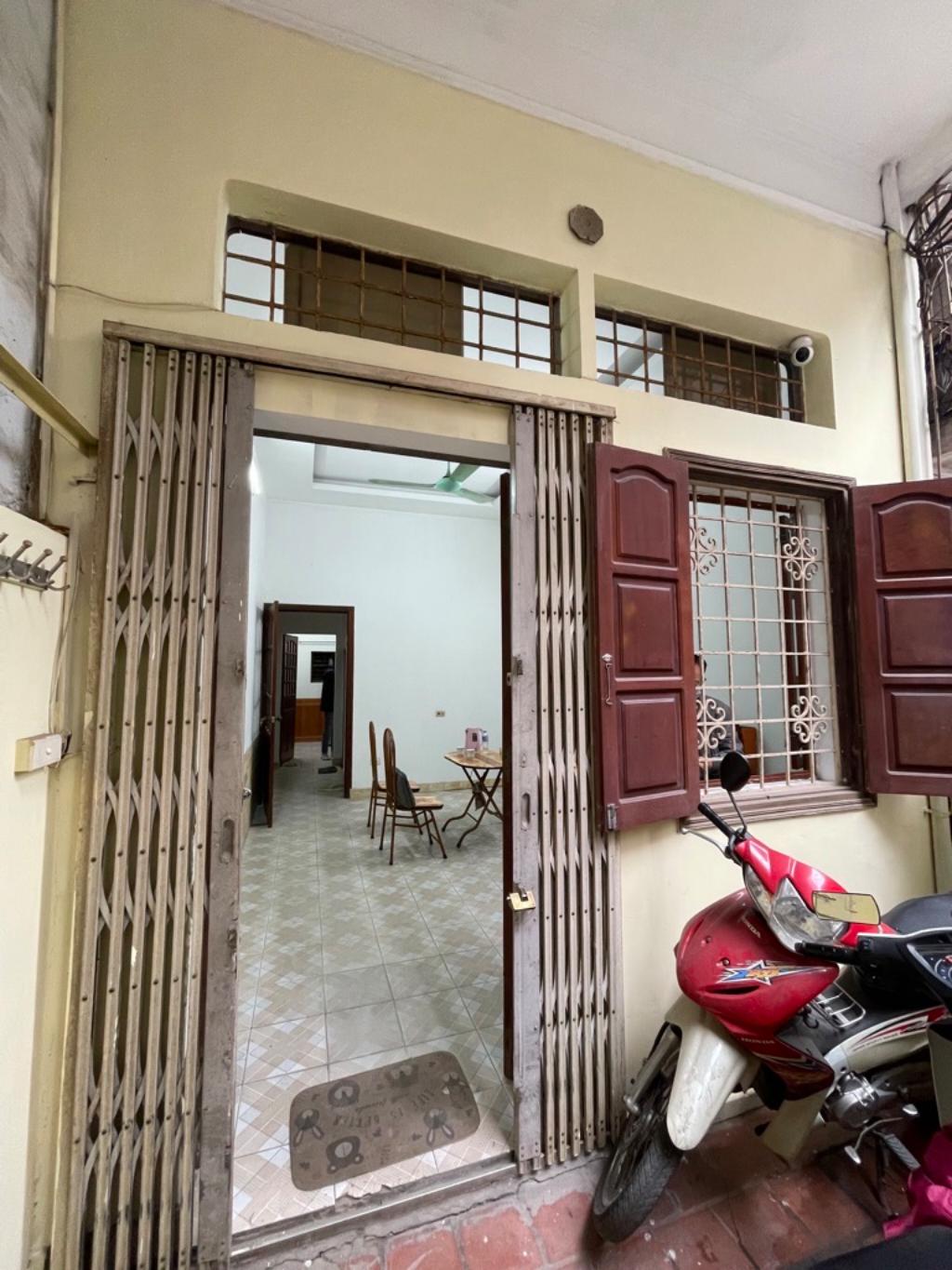 Bán nhà Phan Đình Giót - diện tích 45m2 3 tầng - gần ô tô đỗ - giá 7,5 tỷ