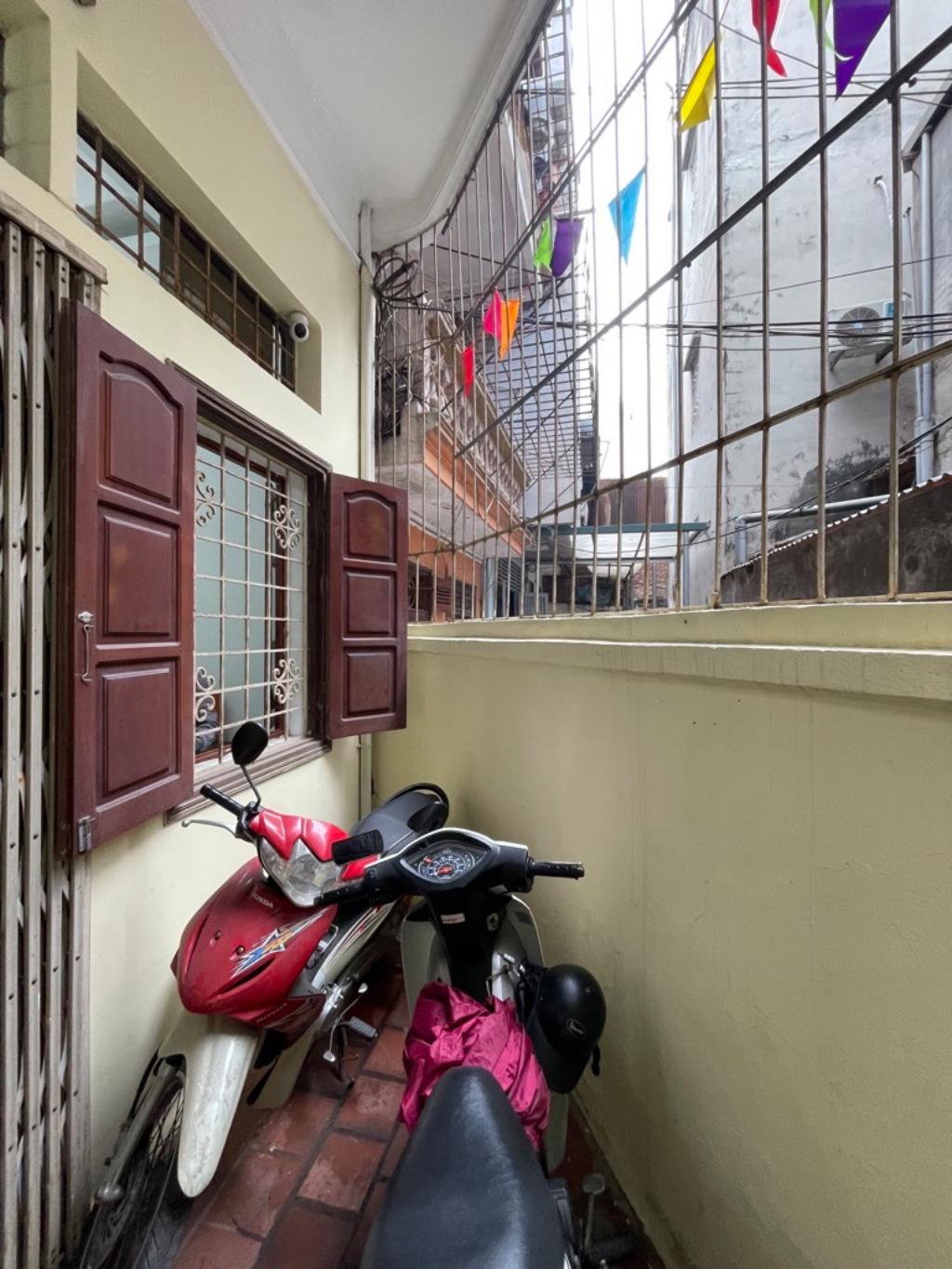 Bán nhà Phan Đình Giót - diện tích 45m2 3 tầng - gần ô tô đỗ - giá 7,5 tỷ