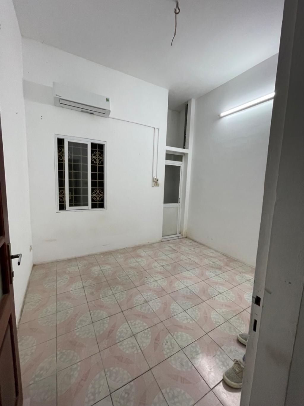 Bán nhà Phan Đình Giót - diện tích 45m2 3 tầng - gần ô tô đỗ - giá 7,5 tỷ