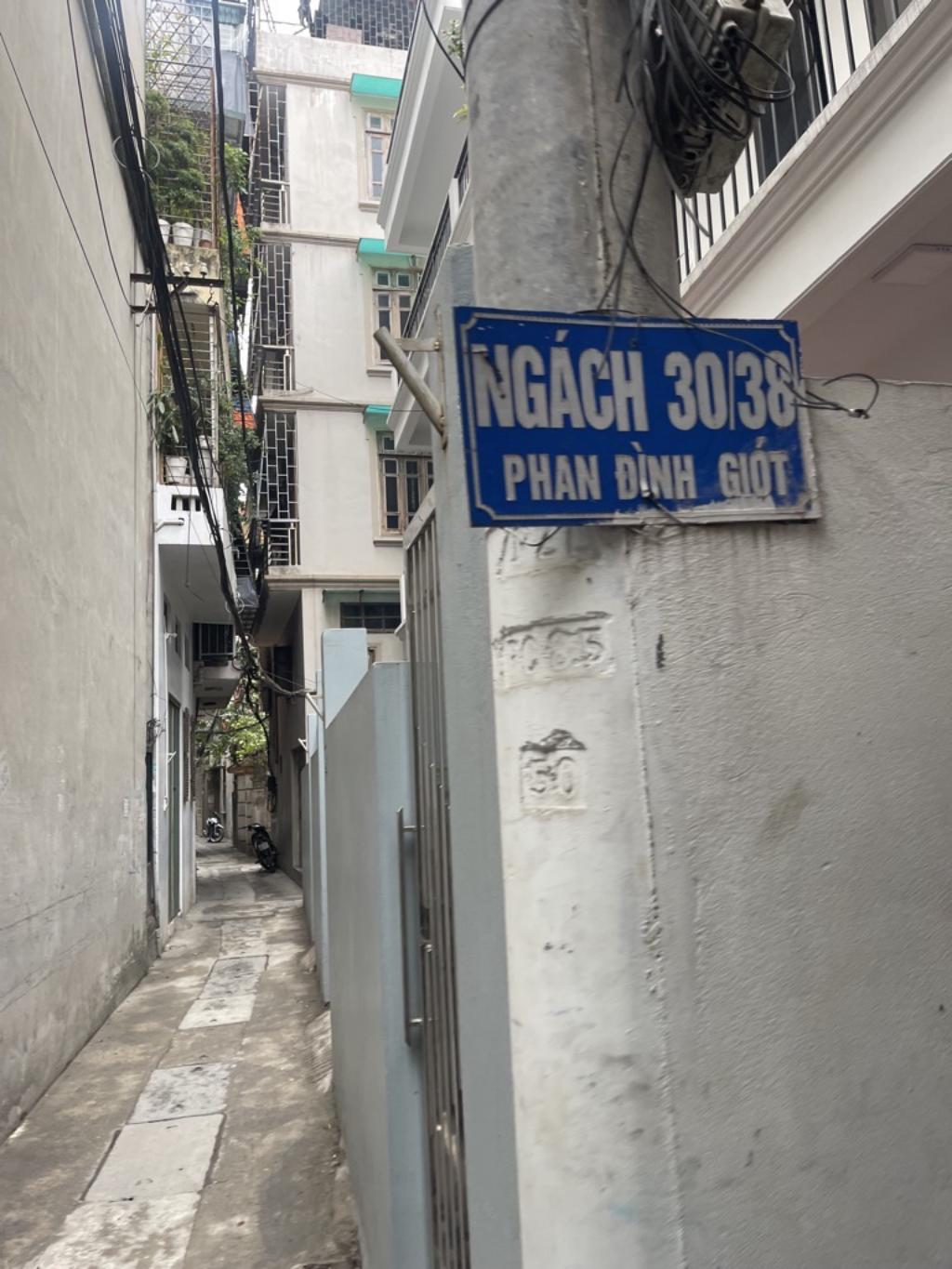 Bán nhà Phan Đình Giót - diện tích 45m2 3 tầng - gần ô tô đỗ - giá 7,5 tỷ