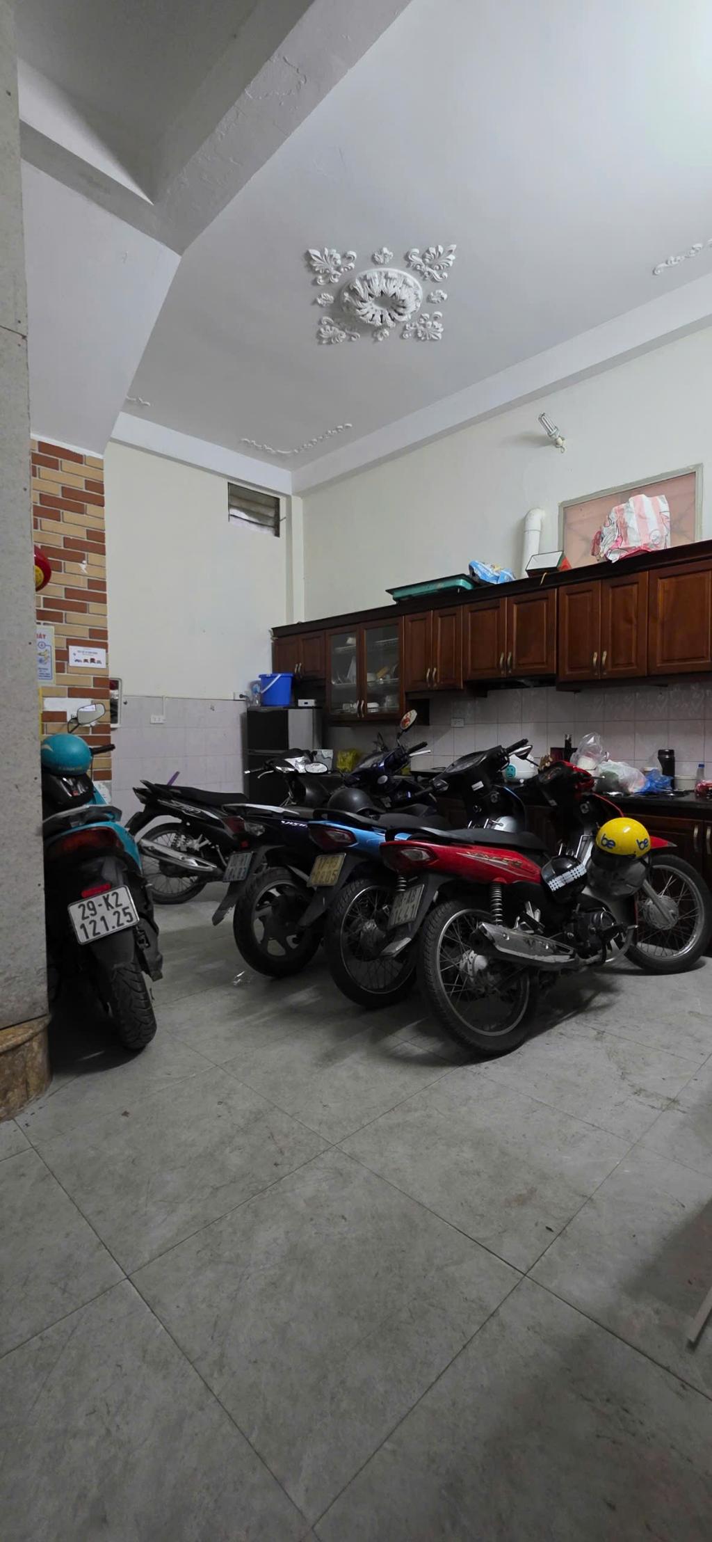 Bán nhà Thái Thịnh - diện tích 40.4m2 4 tầng - Lô góc - giá 9,5 tỷ