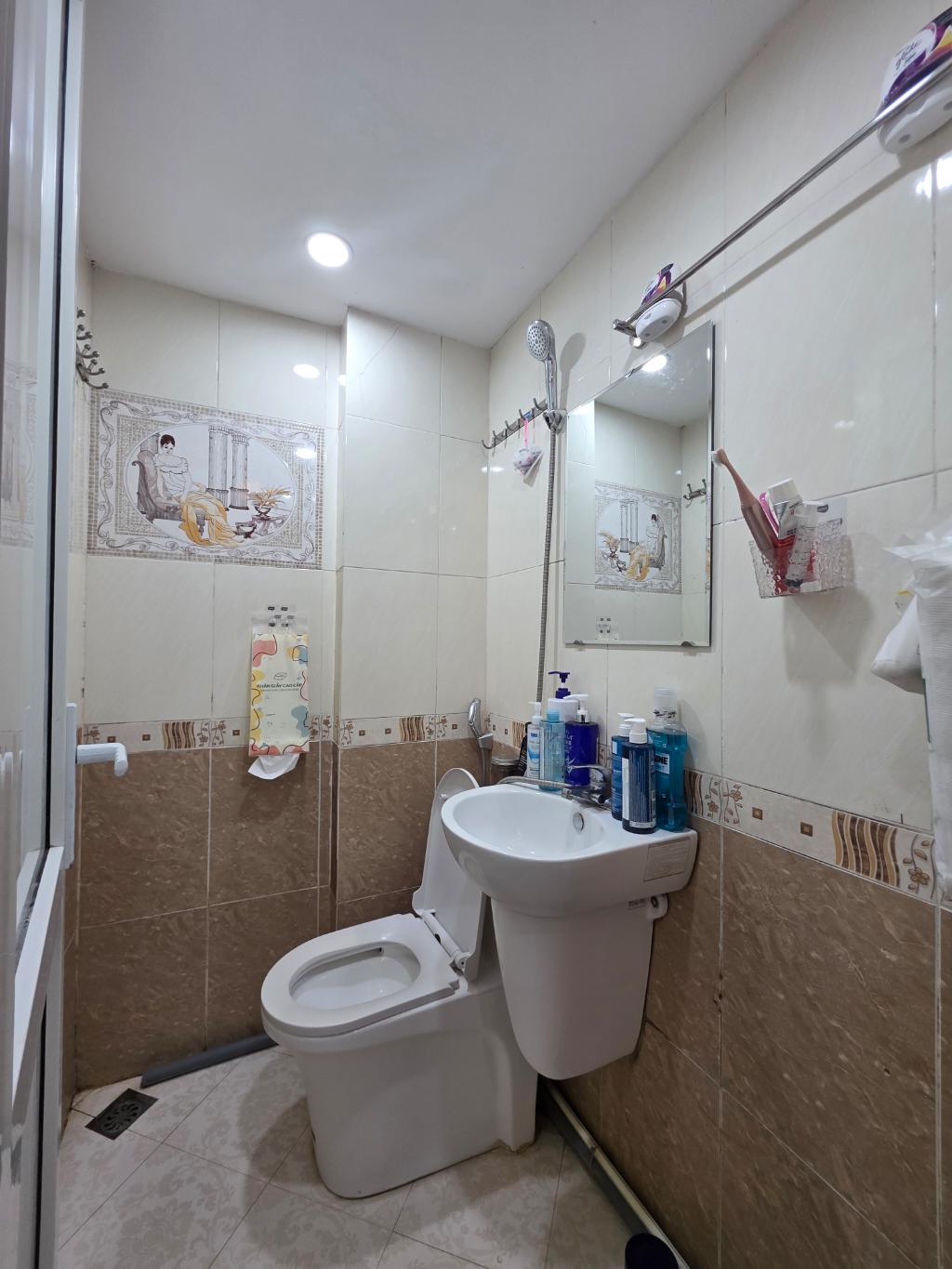 Bán nhà Ngô Sỹ Liên - diện tích 35.1m2 7 tầng - 11 phòng khép kín - giá 13 tỷ