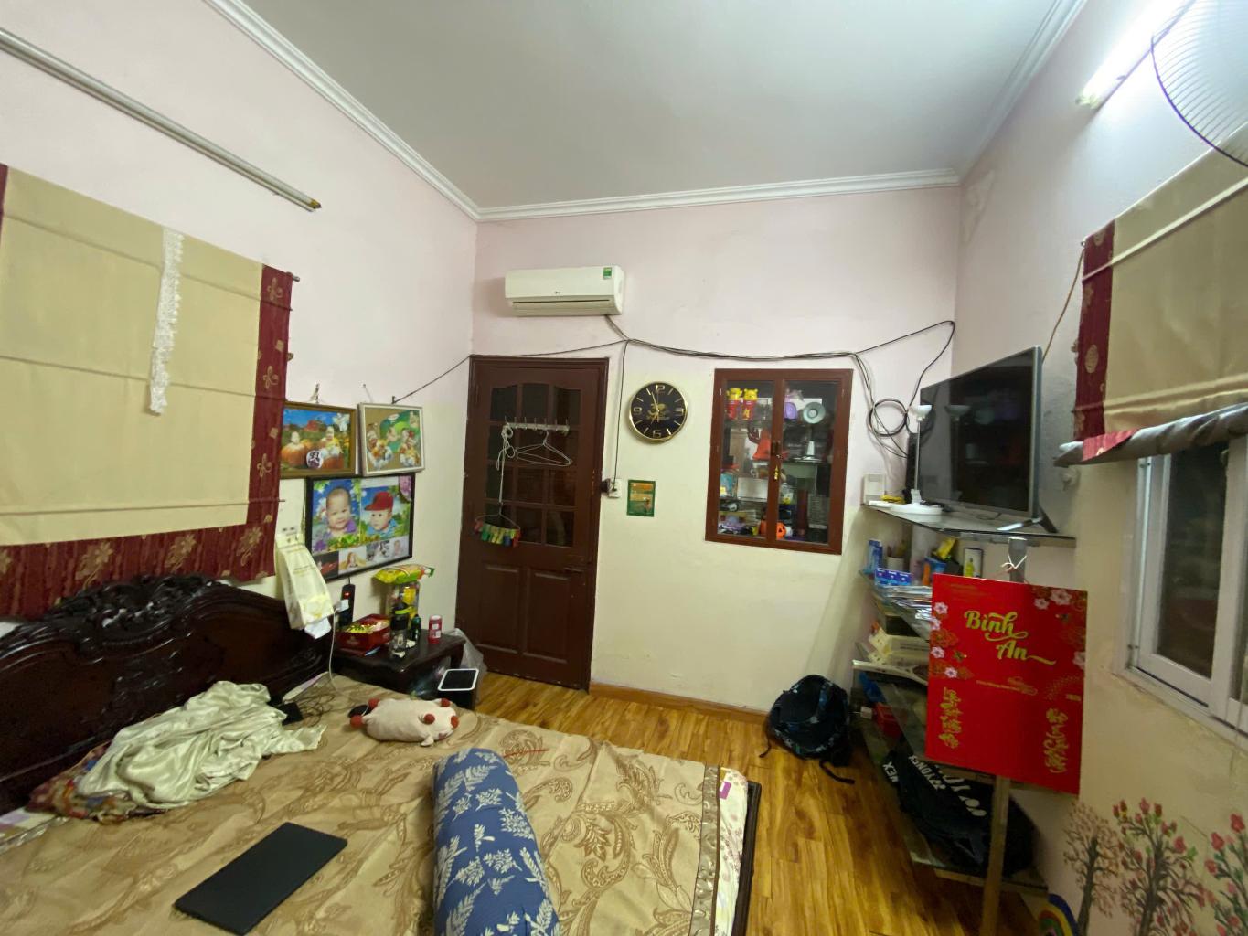 Bán nhà Ngõ quỳnh - diện tích 50m2 3 tầng - Mặt ngõ thông ô tô - giá 12,5 tỷ