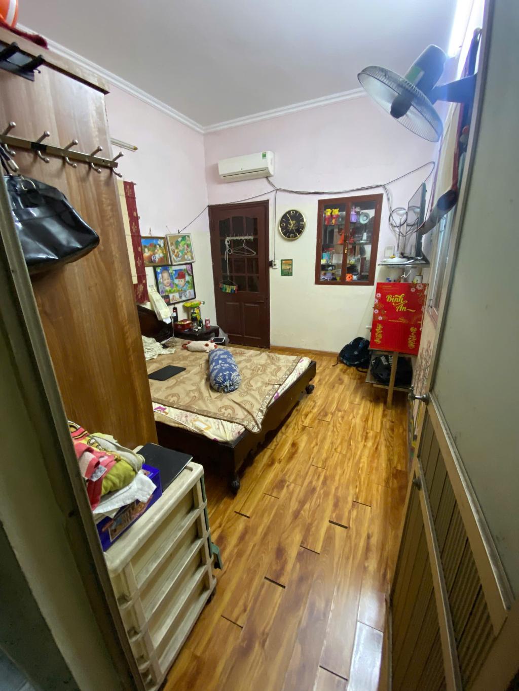 Bán nhà Ngõ quỳnh - diện tích 50m2 3 tầng - Mặt ngõ thông ô tô - giá 12,5 tỷ