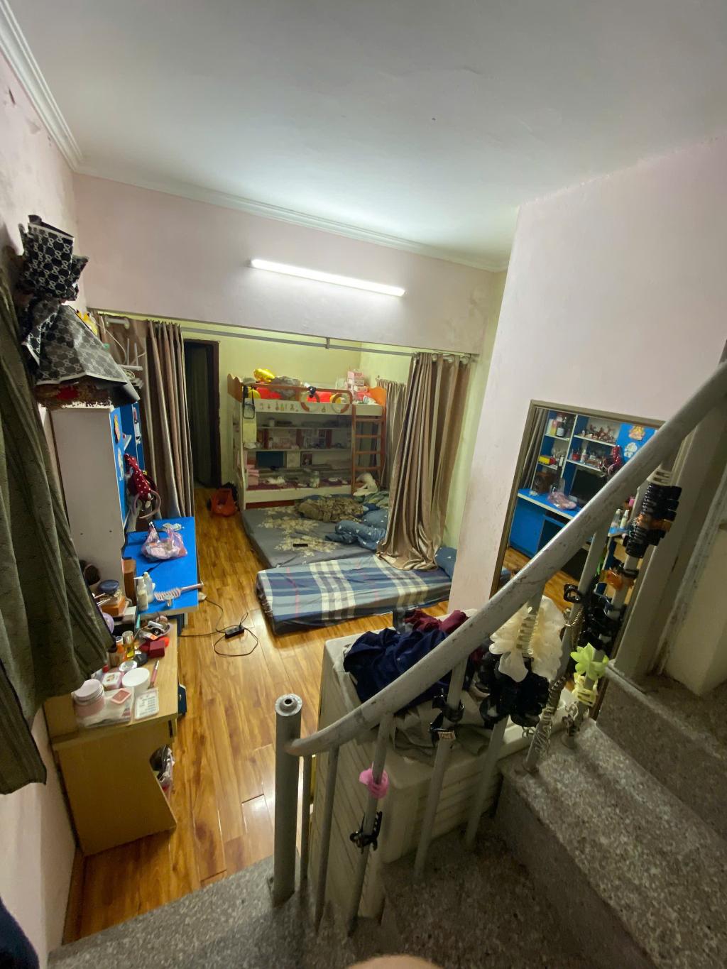 Bán nhà Ngõ quỳnh - diện tích 50m2 3 tầng - Mặt ngõ thông ô tô - giá 12,5 tỷ