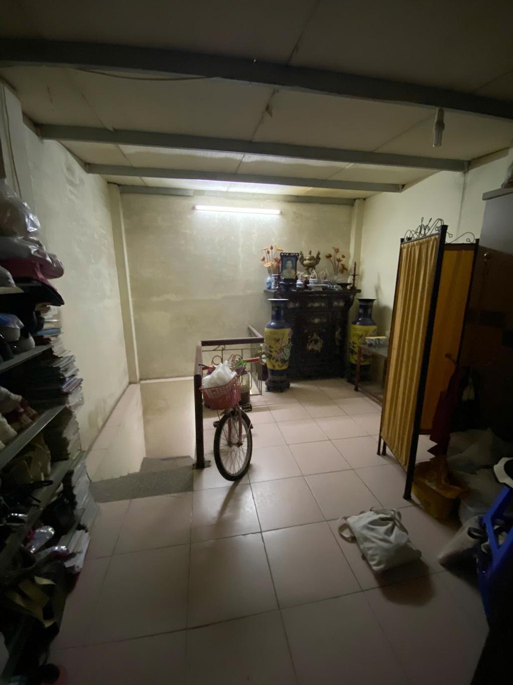 Bán nhà Ngõ quỳnh - diện tích 50m2 3 tầng - Mặt ngõ thông ô tô - giá 12,5 tỷ