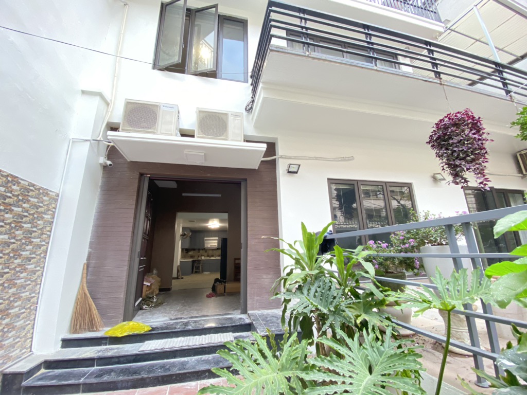 Bán nhà Tạ Quang Bửu - diện tích 30,7m2 2 tầng - Ô lùi tận cửa - giá 13,5 tỷ