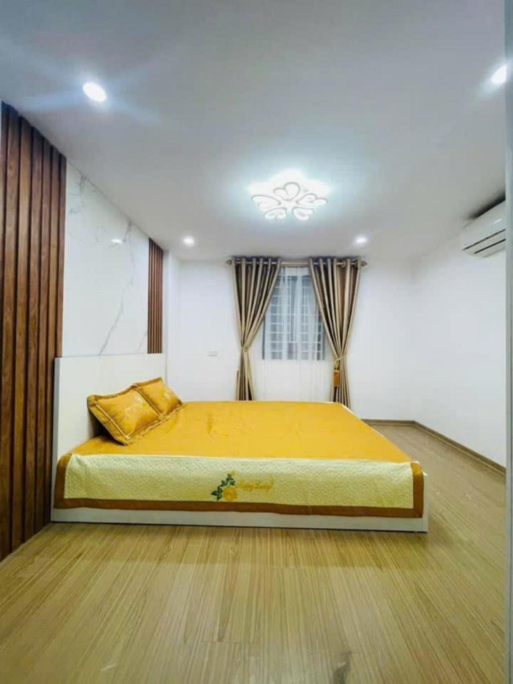 Bán nhà Bạch Mai Ngõ Quỳnh giá 4,9 tỷ - 25m2 5 tầng - Lô góc gần ô tô
