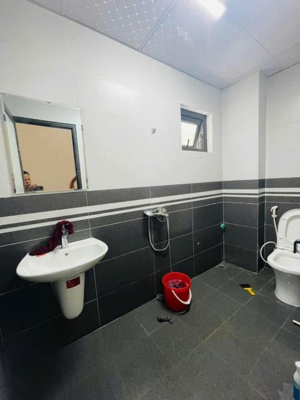 Bán nhà Bạch Mai Ngõ Quỳnh giá 4,9 tỷ - 25m2 5 tầng - Lô góc gần ô tô