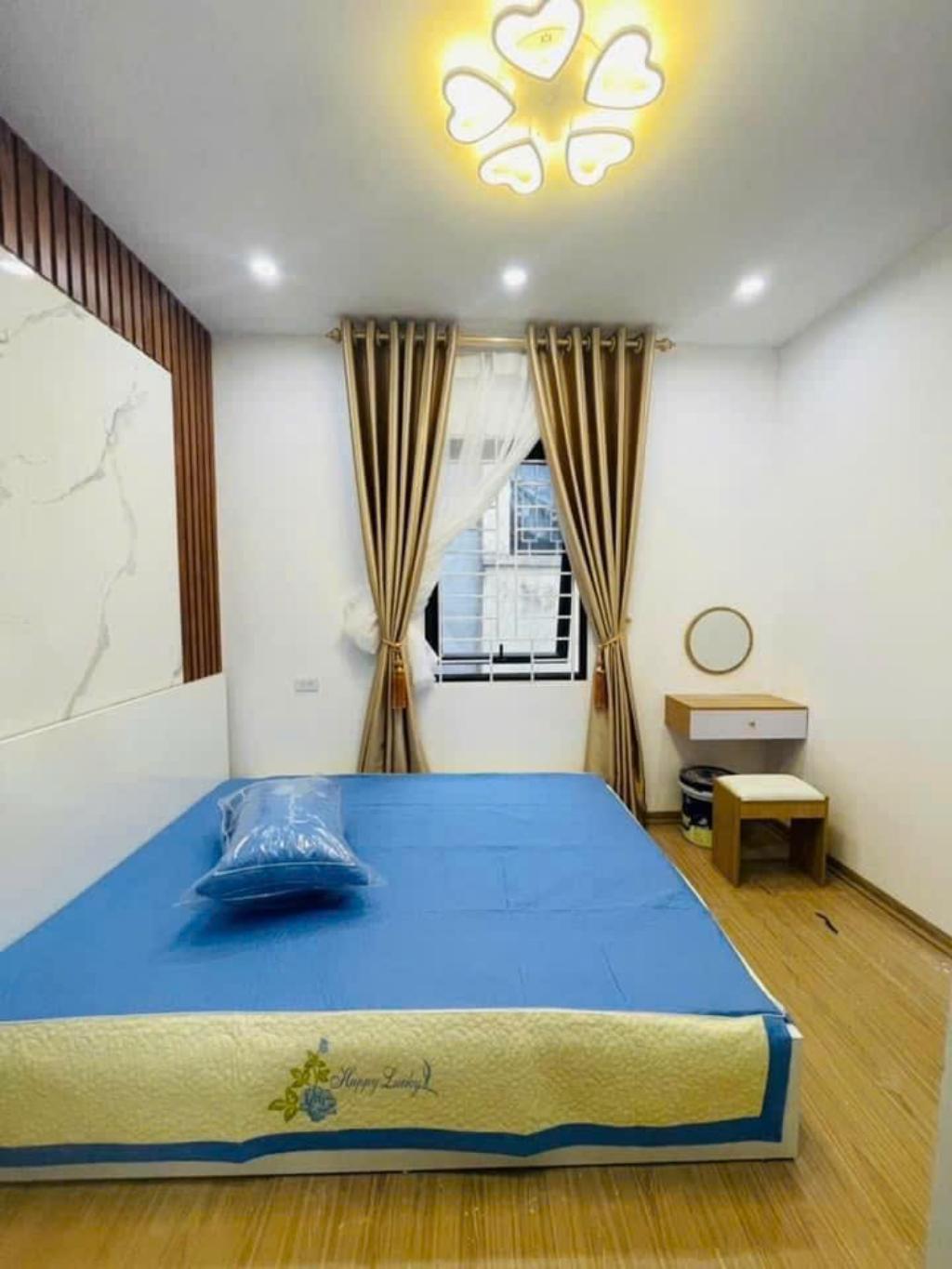 Bán nhà Bạch Mai Ngõ Quỳnh giá 4,9 tỷ - 25m2 5 tầng - Lô góc gần ô tô