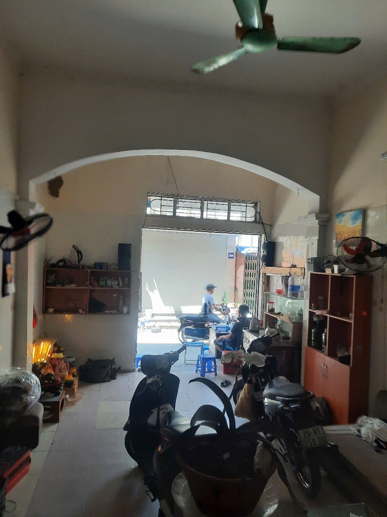 Bán nhà Lĩnh Nam - diện tích 57m2 3 tầng - Ô tô kinh doanh - giá 4,5 tỷ