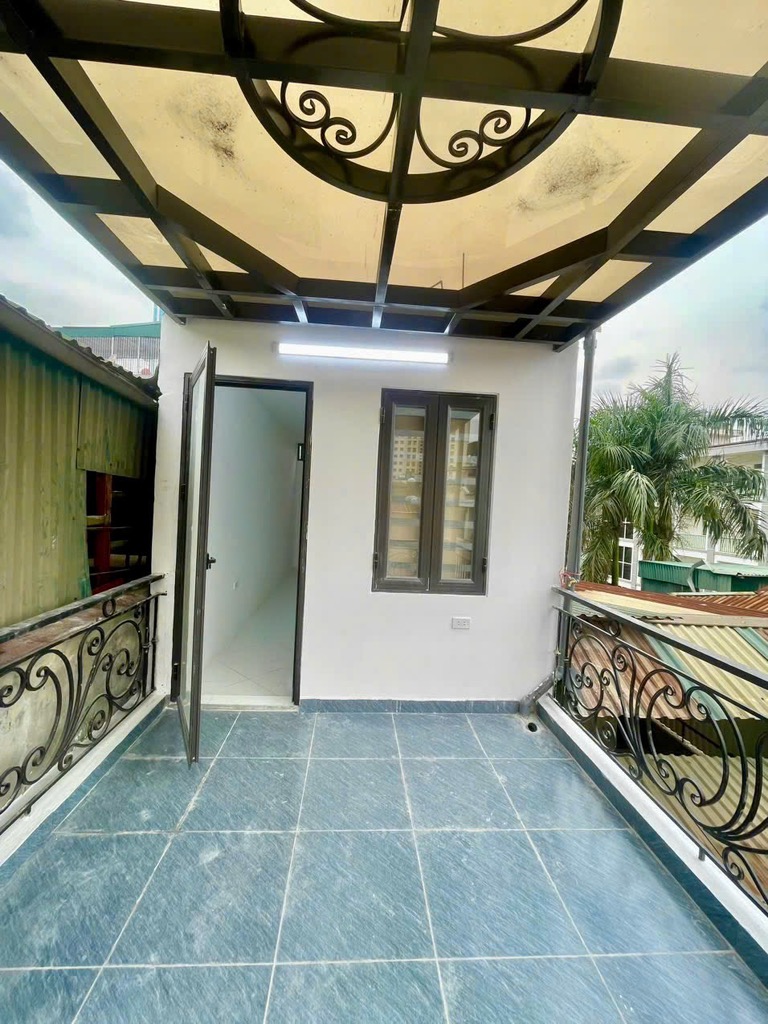Bán nhà ngõ Hoà Bình 2 - 27m2  5 tầng - hai mặt thoáng , nhà mới cứng - giá 5,5 tỷ