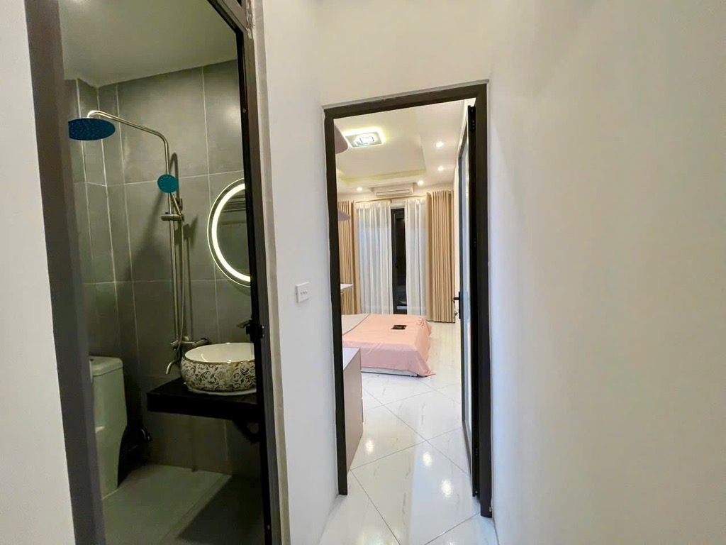 Bán nhà ngõ Hoà Bình 2 - 27m2  5 tầng - hai mặt thoáng , nhà mới cứng - giá 5,5 tỷ