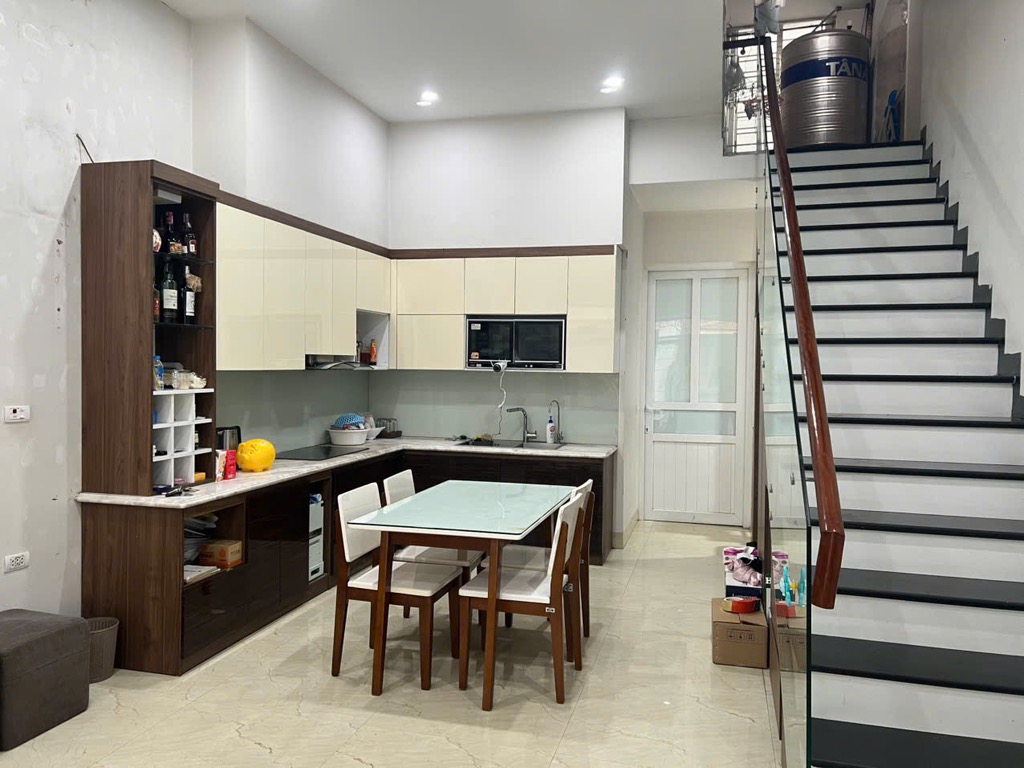 Bán nhà Nam Dư - diện tích 61.7m2 2 tầng - Ngõ ô tô tránh, thông các ngả - giá 11,9 tỷ