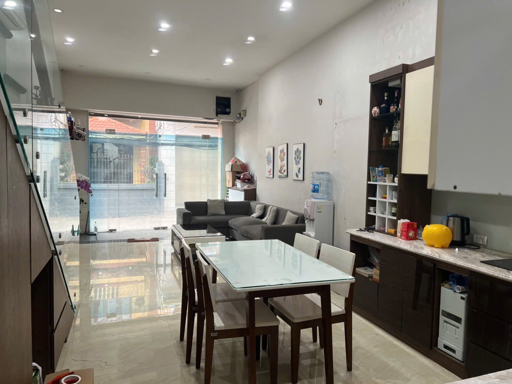 Bán nhà Nam Dư - diện tích 61.7m2 2 tầng - Ngõ ô tô tránh, thông các ngả - giá 11,9 tỷ