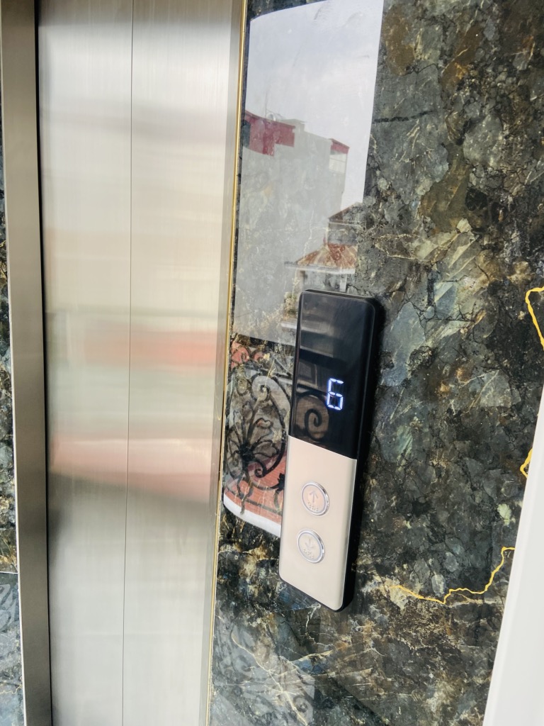 Bán nhà Thái Hà - diện tích 33m2 6 tầng - Mặt tiền khủng, thang máy - giá 12,8 tỷ