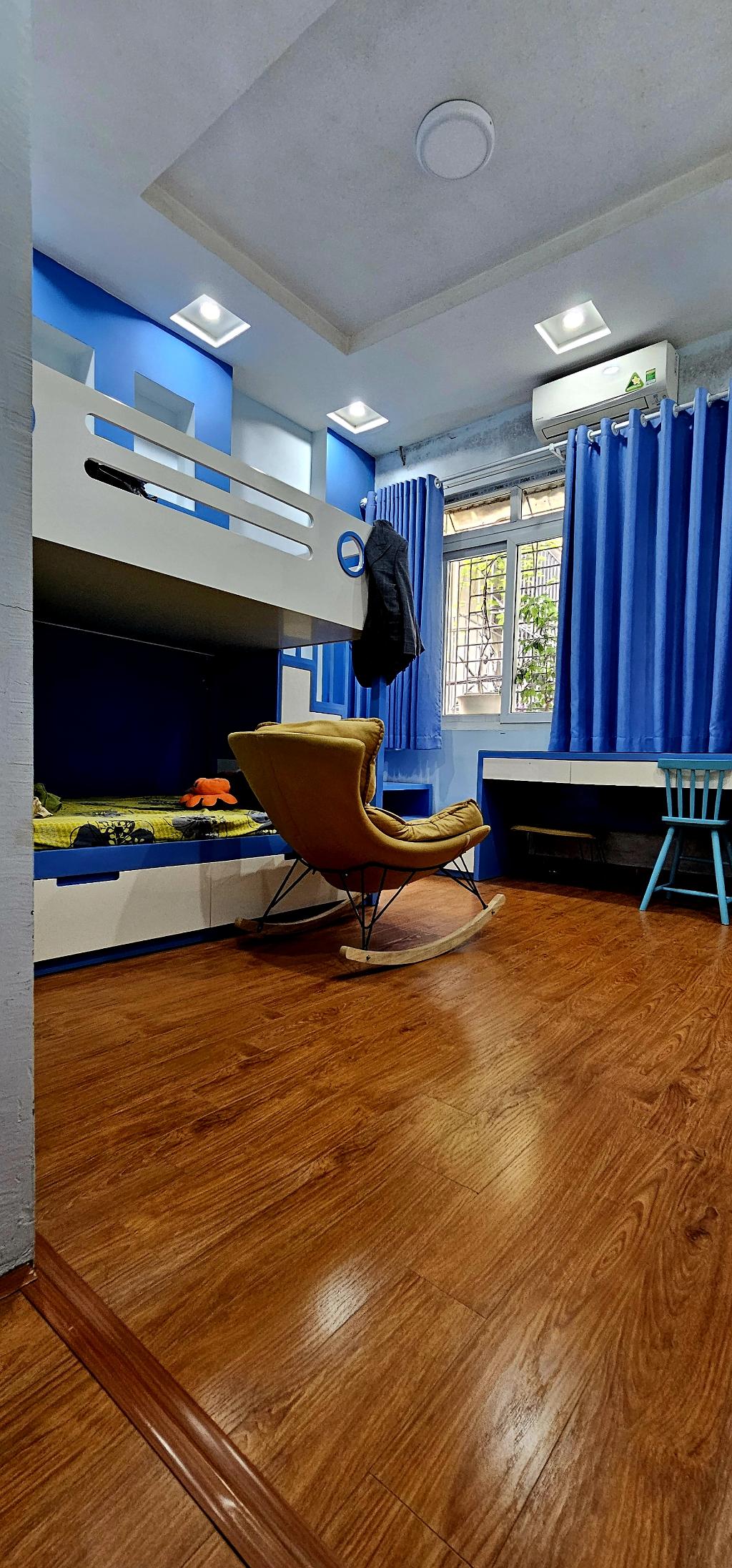 Bán nhà Vũ Tông Phan - diện tích 85m2 4 tầng - Ô tô đỗ cửa - giá 19 tỷ