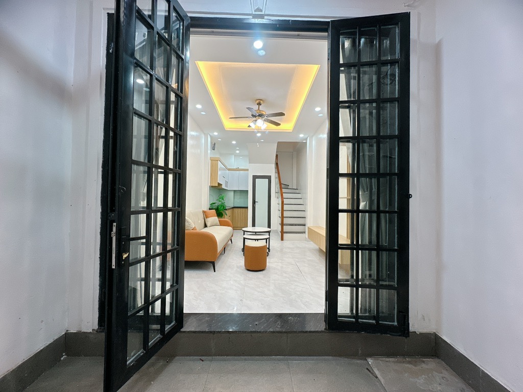 Bán nhà Tôn Đức Thắng nhỉnh 5 tỷ  - 20m2  5 tầng - 3 phòng ngủ