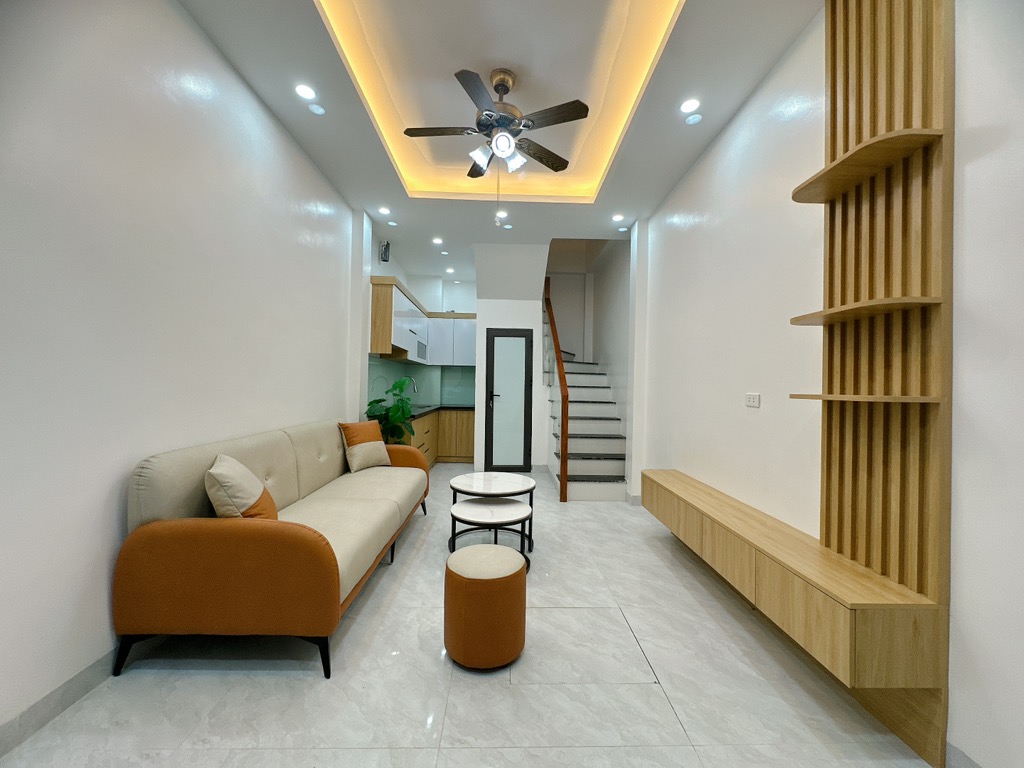 Bán nhà Tôn Đức Thắng nhỉnh 5 tỷ  - 20m2  5 tầng - 3 phòng ngủ