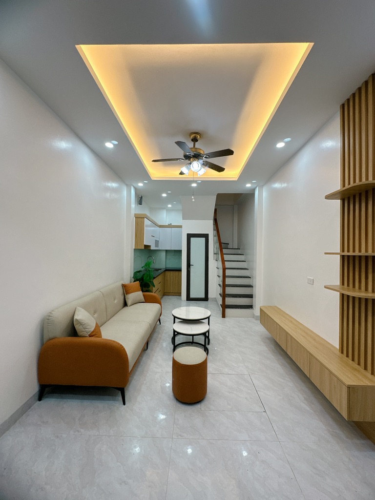 Bán nhà Tôn Đức Thắng nhỉnh 5 tỷ  - 20m2  5 tầng - 3 phòng ngủ