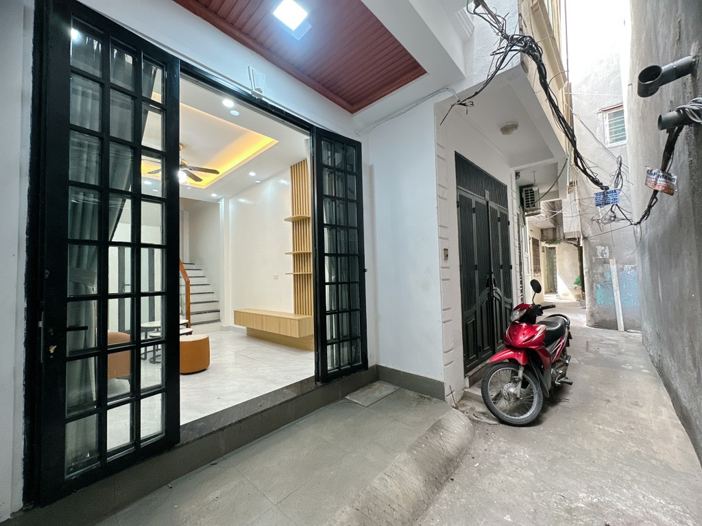 Bán nhà Tôn Đức Thắng nhỉnh 5 tỷ  - 20m2  5 tầng - 3 phòng ngủ