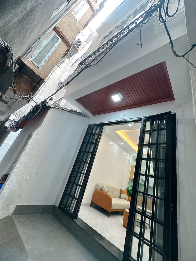 Bán nhà Tôn Đức Thắng nhỉnh 5 tỷ  - 20m2  5 tầng - 3 phòng ngủ