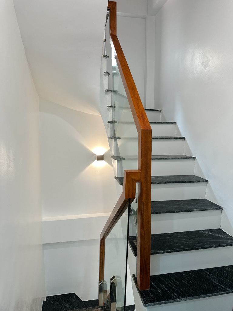 Bán nhà Tôn Đức Thắng nhỉnh 5 tỷ  - 20m2  5 tầng - 3 phòng ngủ