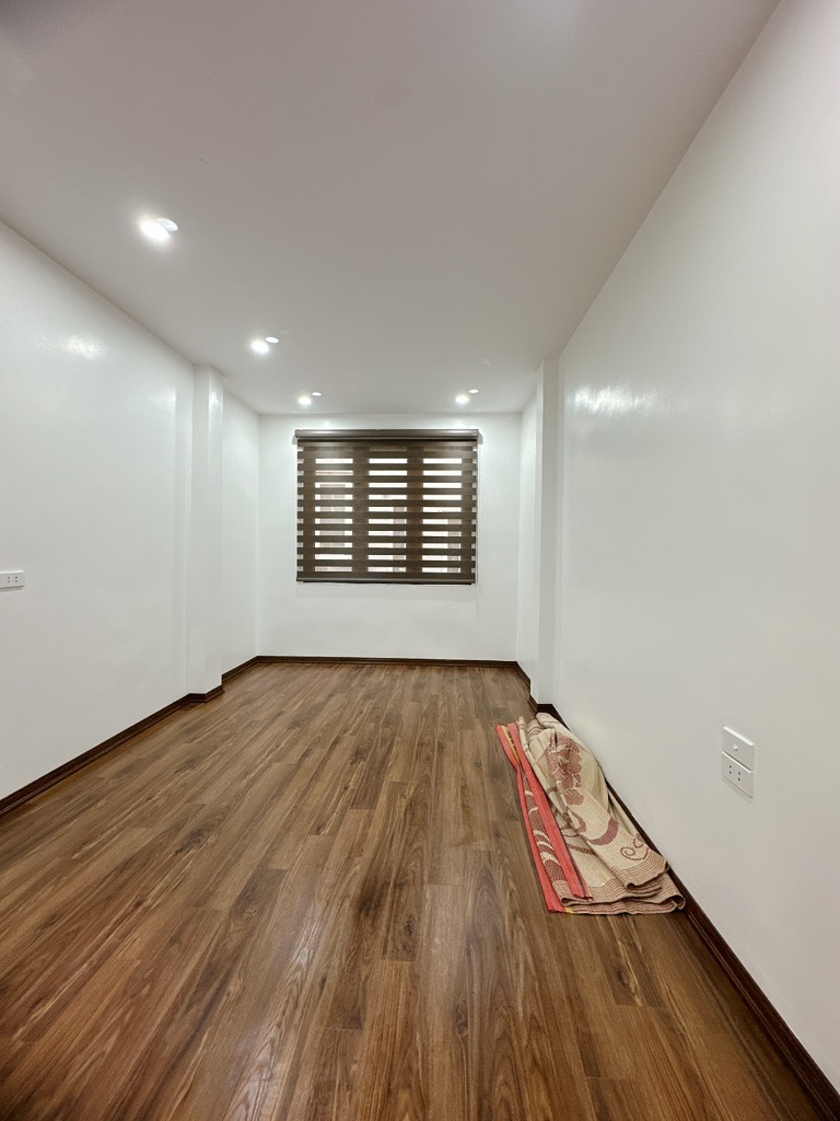 Bán nhà Tôn Đức Thắng nhỉnh 5 tỷ  - 20m2  5 tầng - 3 phòng ngủ