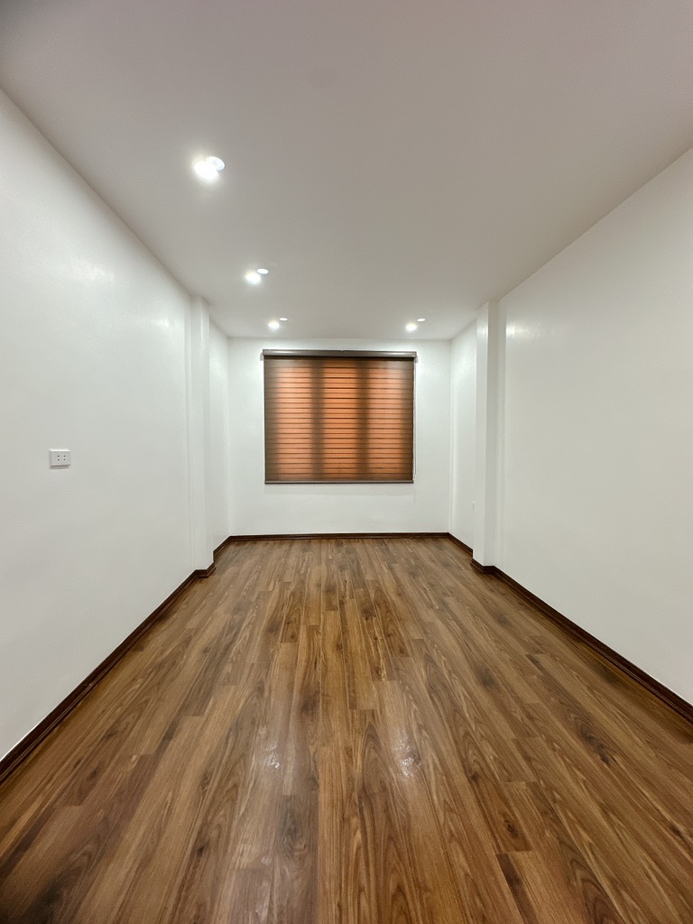 Bán nhà Tôn Đức Thắng nhỉnh 5 tỷ  - 20m2  5 tầng - 3 phòng ngủ